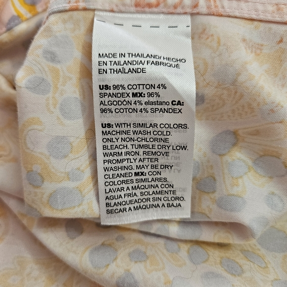 Chico’s Women's Paisley 3/4 Sleeve Button-Up No Iron Stretch Blouse Size Large - Picture 7 of 7